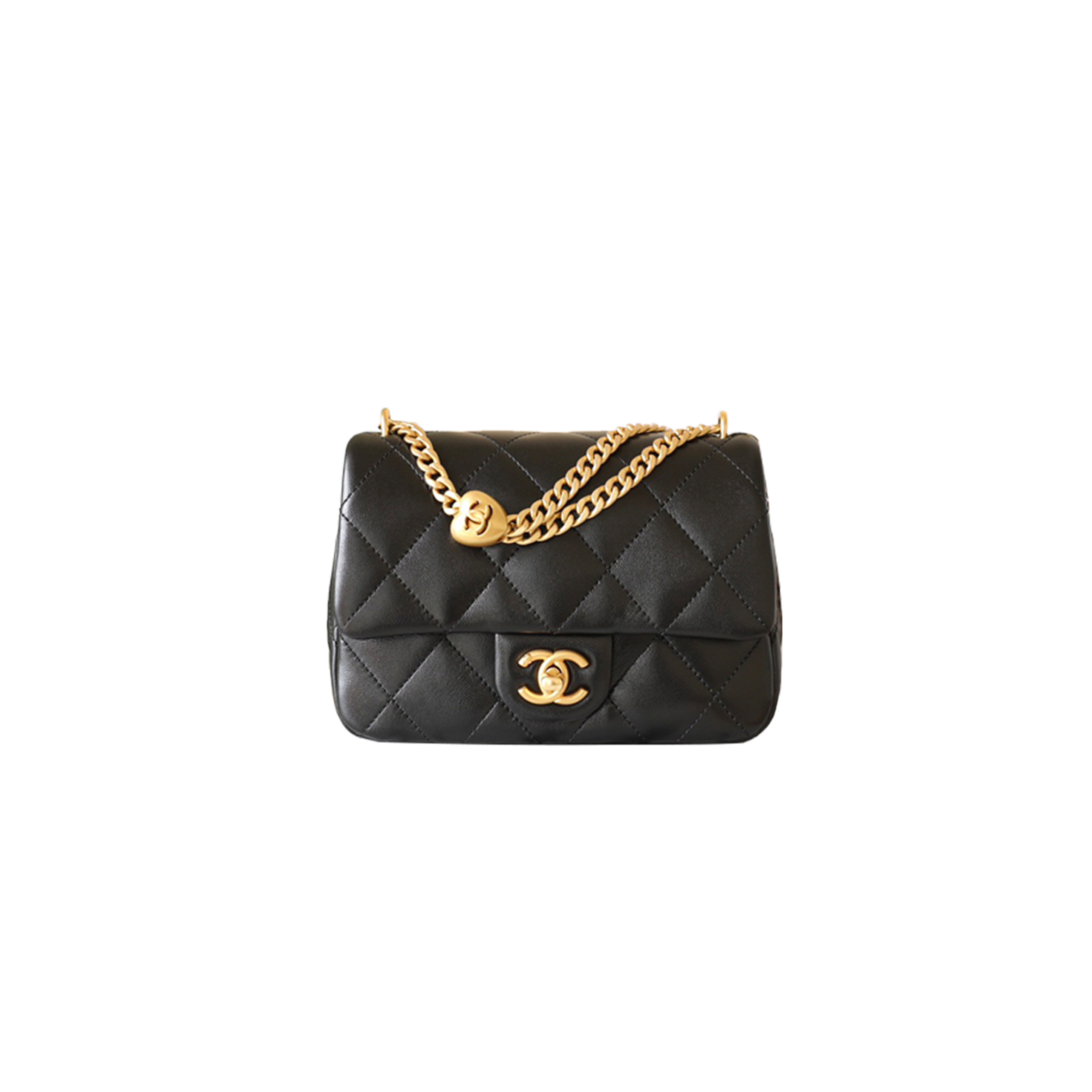 Ch*el heart buckle flap bag (20*14*8cm)